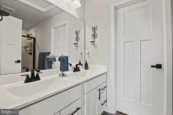 $685,000 | 14008 Airfoil Road, Herndon, VA 20171