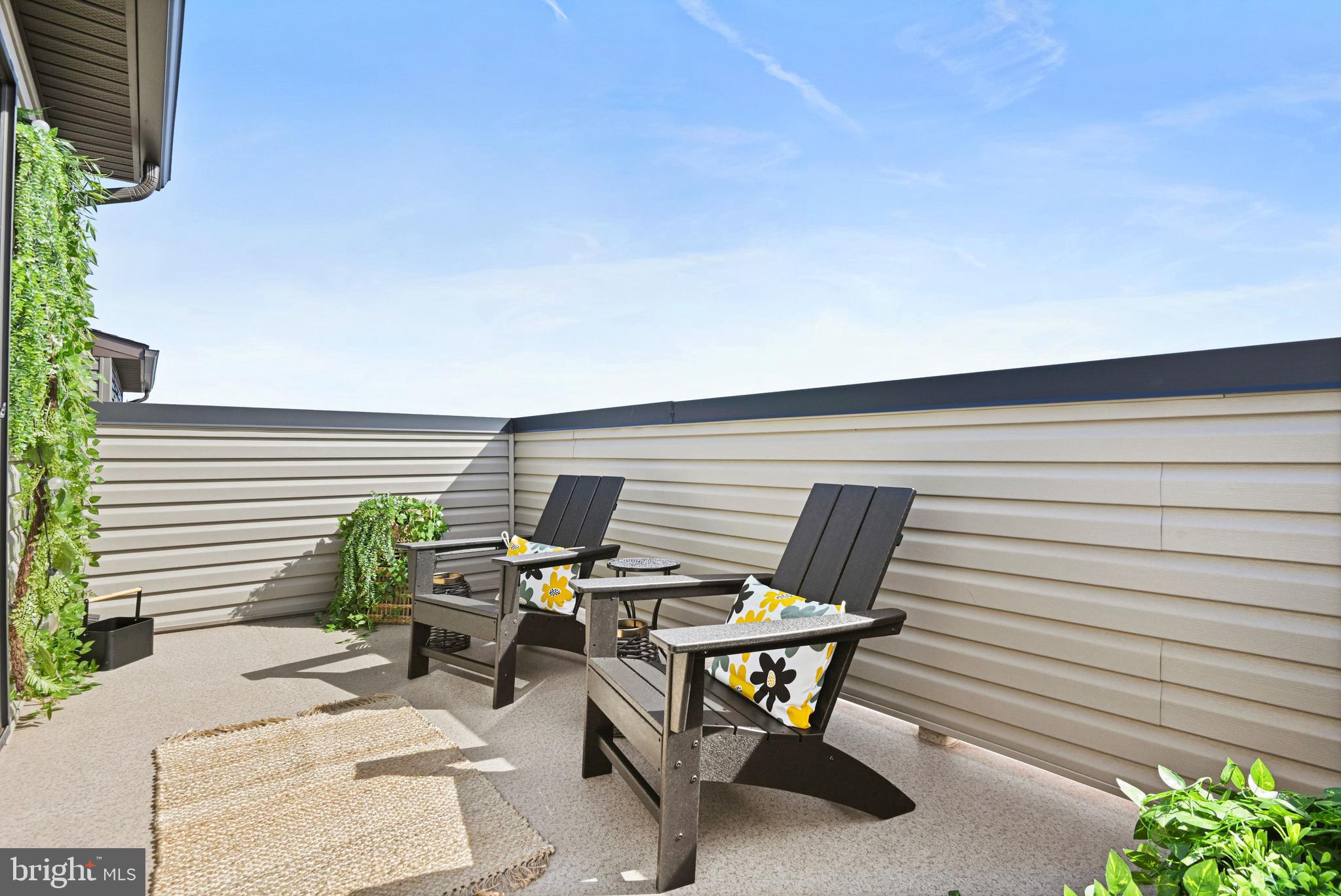 14008 Airfoil Road Herndon, VA 20171 - Photo 44 of 47 a patio with table and chairs
