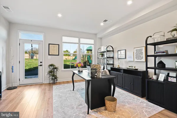 $685,000 | 14008 Airfoil Road, Herndon, VA 20171