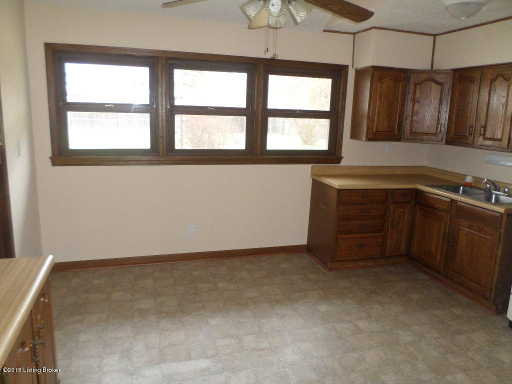 9214 Cornflower Road Louisville, KY 40272 - Photo 12 of 13 Photo Mar 26, 2 02 03 PM
