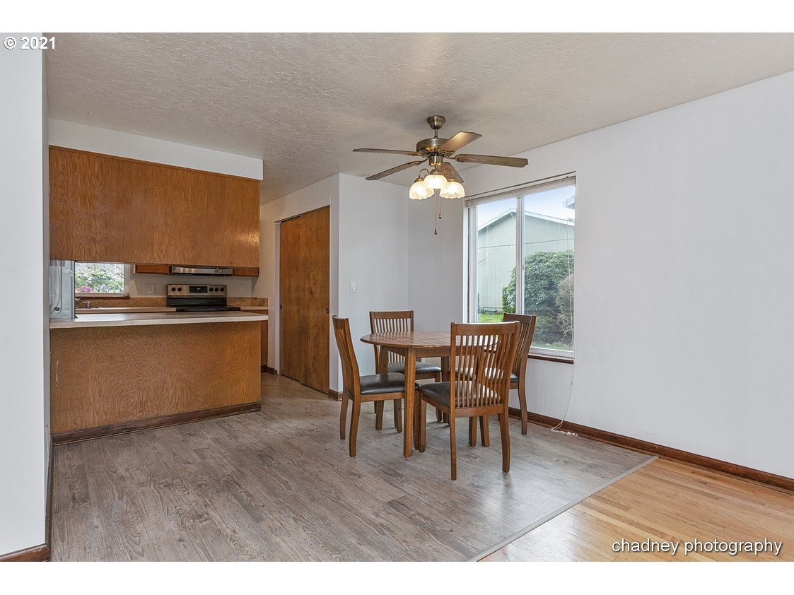 2736 Southeast Palmquist Road Gresham, OR 97080 - Photo 6 of 23