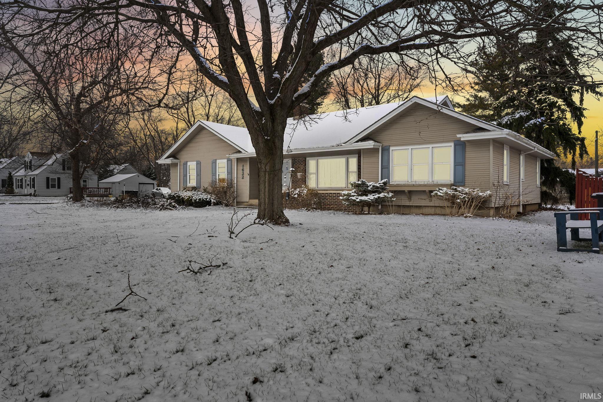 1622 Lower Huntington Road Fort Wayne, IN 46819 - Photo 2 of 27