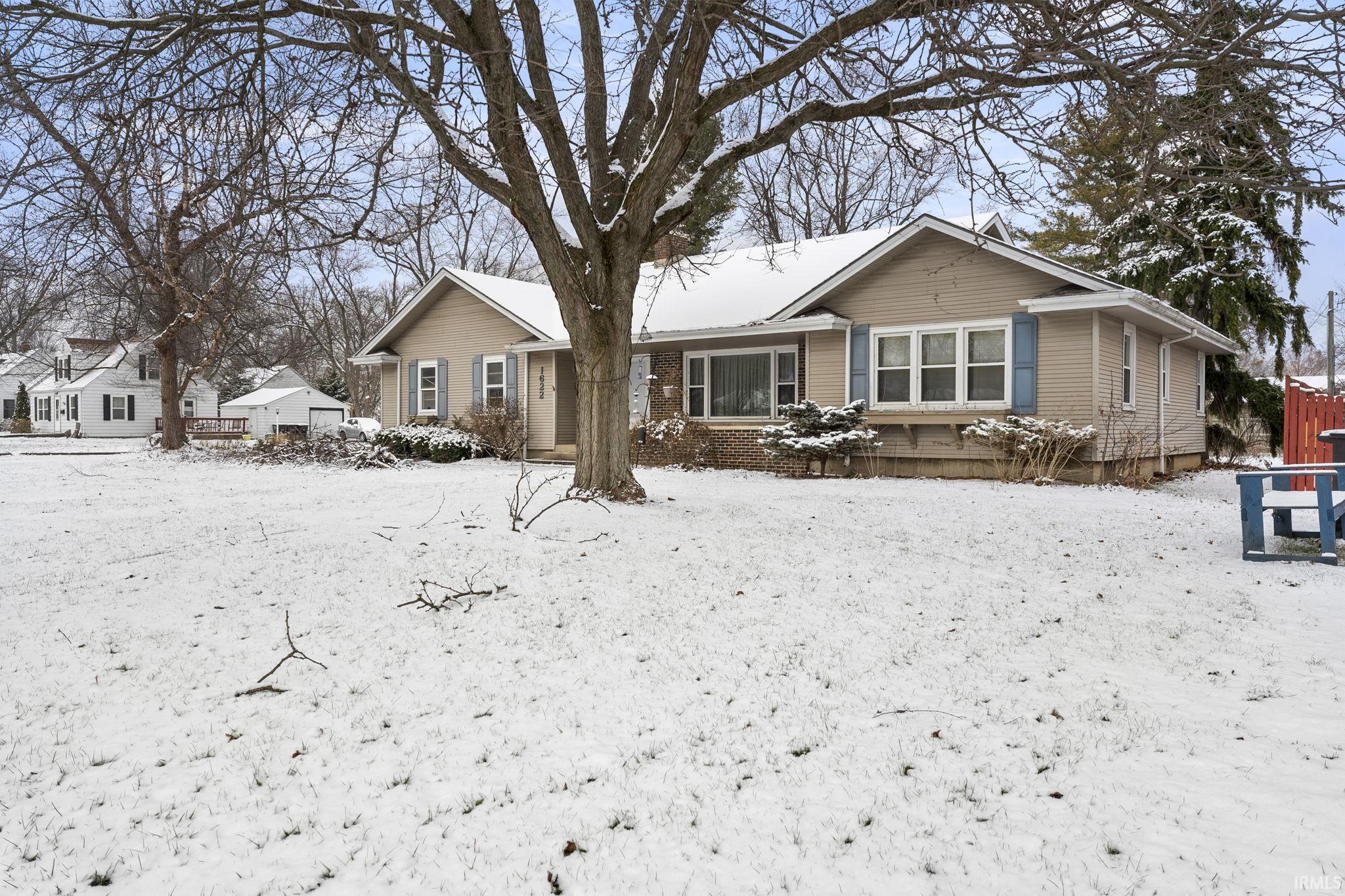 1622 Lower Huntington Road Fort Wayne, IN 46819 - Photo 3 of 27