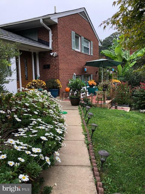 7635 Dunston Street Springfield, VA 22151 - Photo 3 of 24