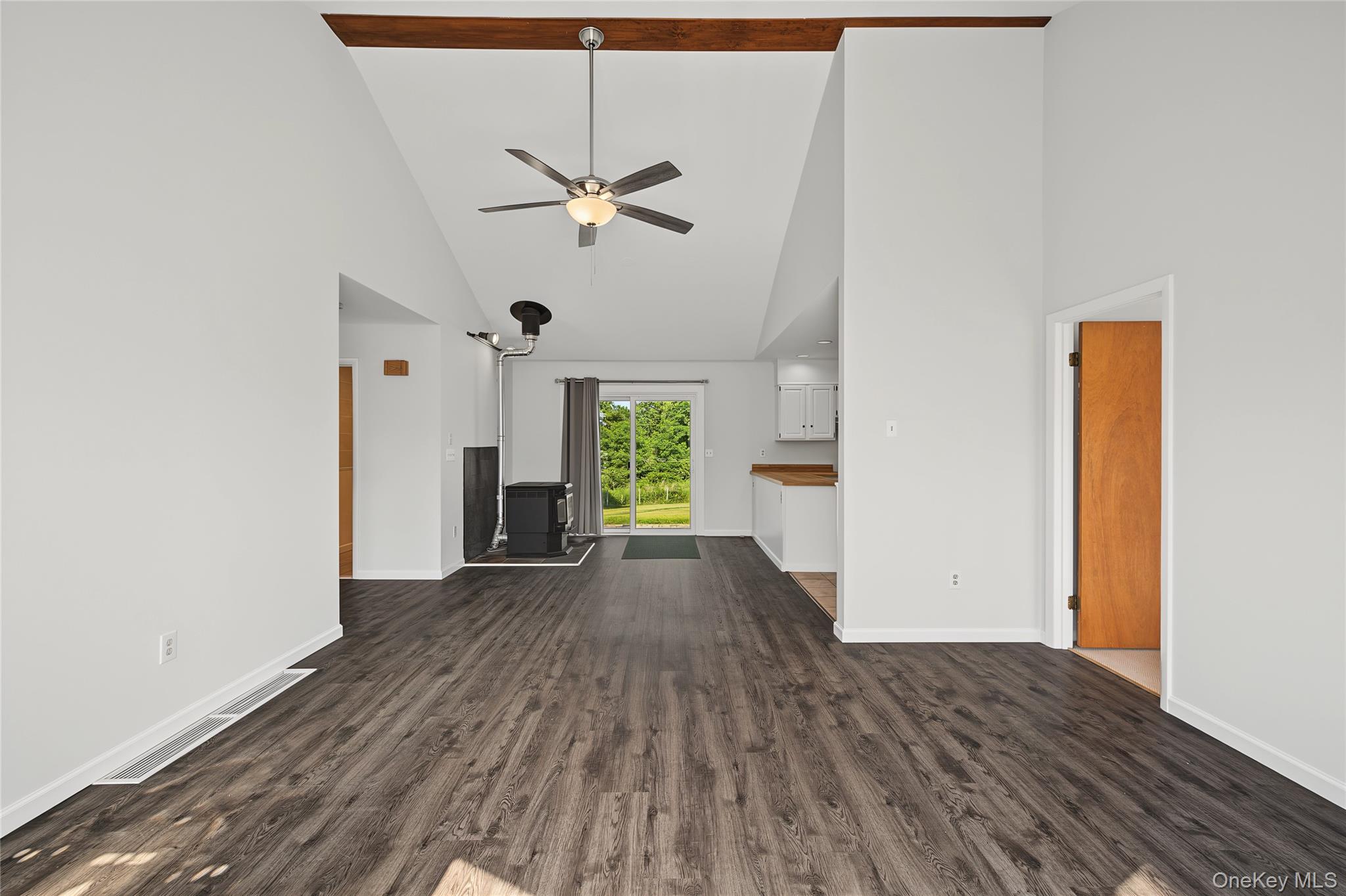 318 Cornwall Hill Road Patterson, NY 12563 - Photo 12 of 38
