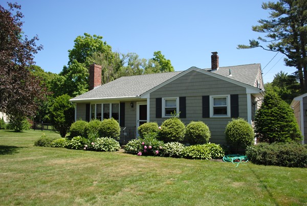 425 First Parish Road Scituate, MA 02066 - Photo 1 of 20 Gallery Image 1