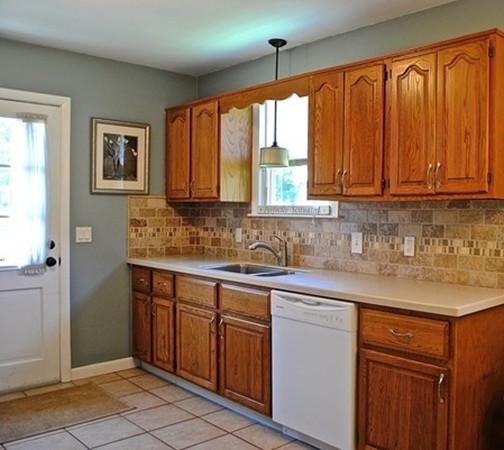 425 First Parish Road Scituate, MA 02066 - Photo 12 of 20 Gallery Image 12