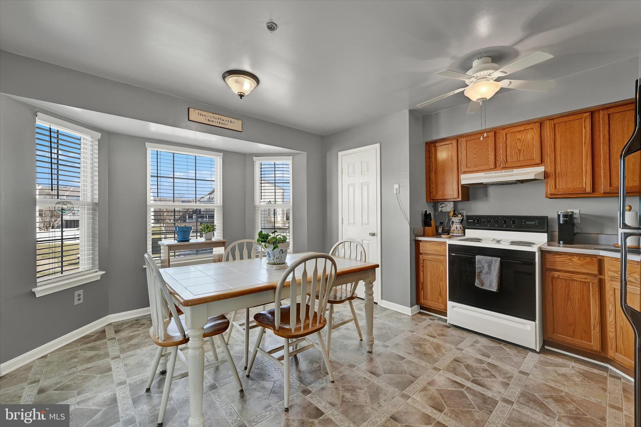 660 Hunting Fields Road Middle River, MD 21220 - Photo 2 of 38 eat in kitchen
