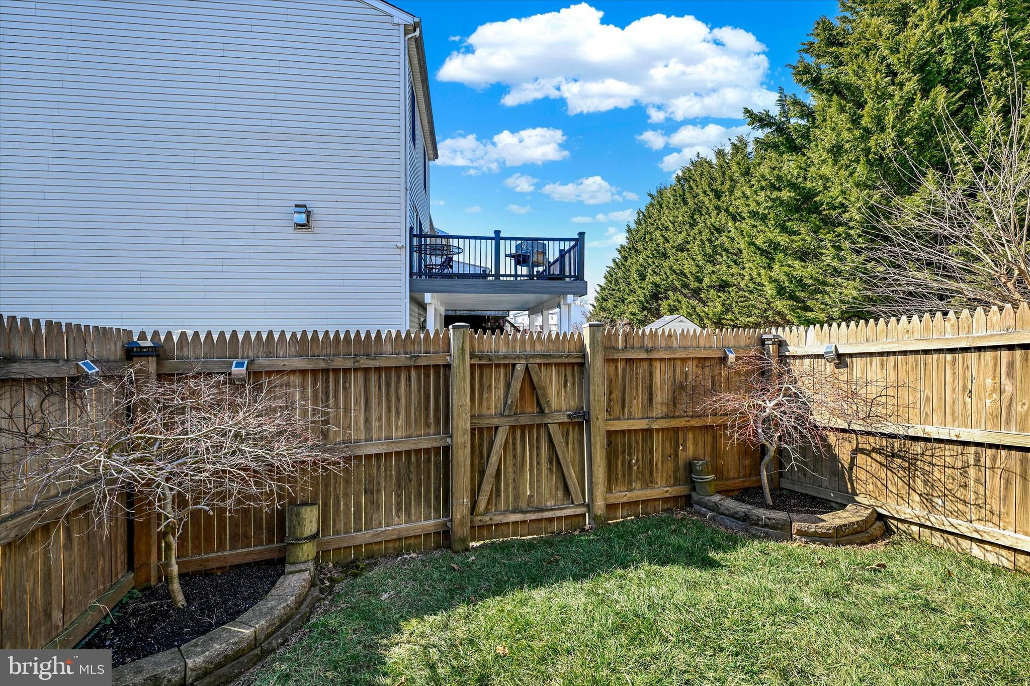 660 Hunting Fields Road Middle River, MD 21220 - Photo 29 of 38 fenced in yard