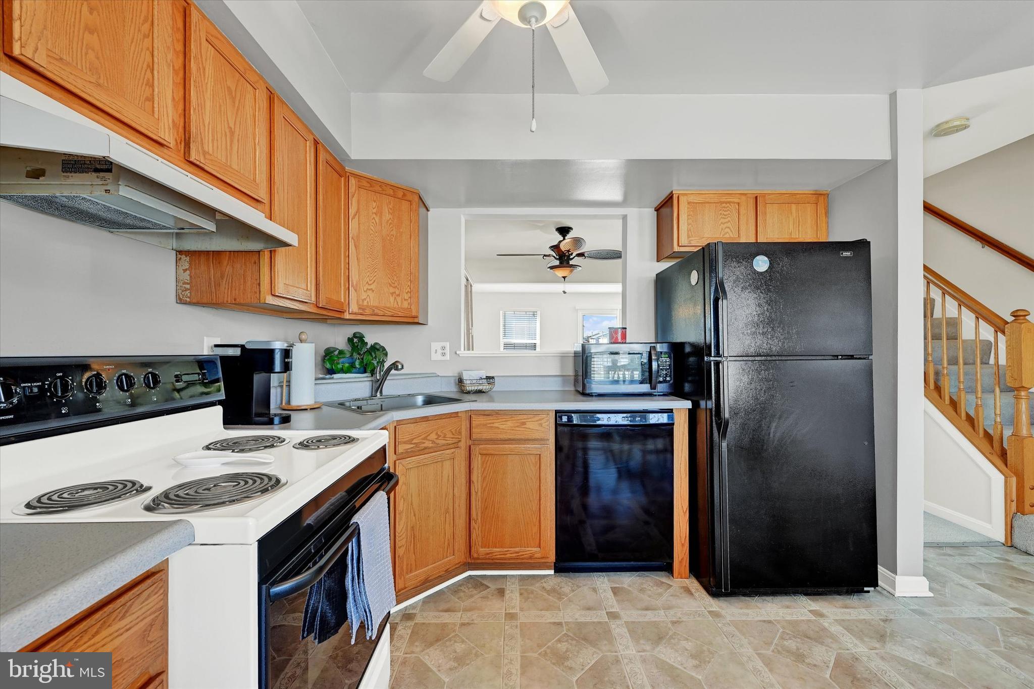 660 Hunting Fields Road Middle River, MD 21220 - Photo 5 of 38 kitchen