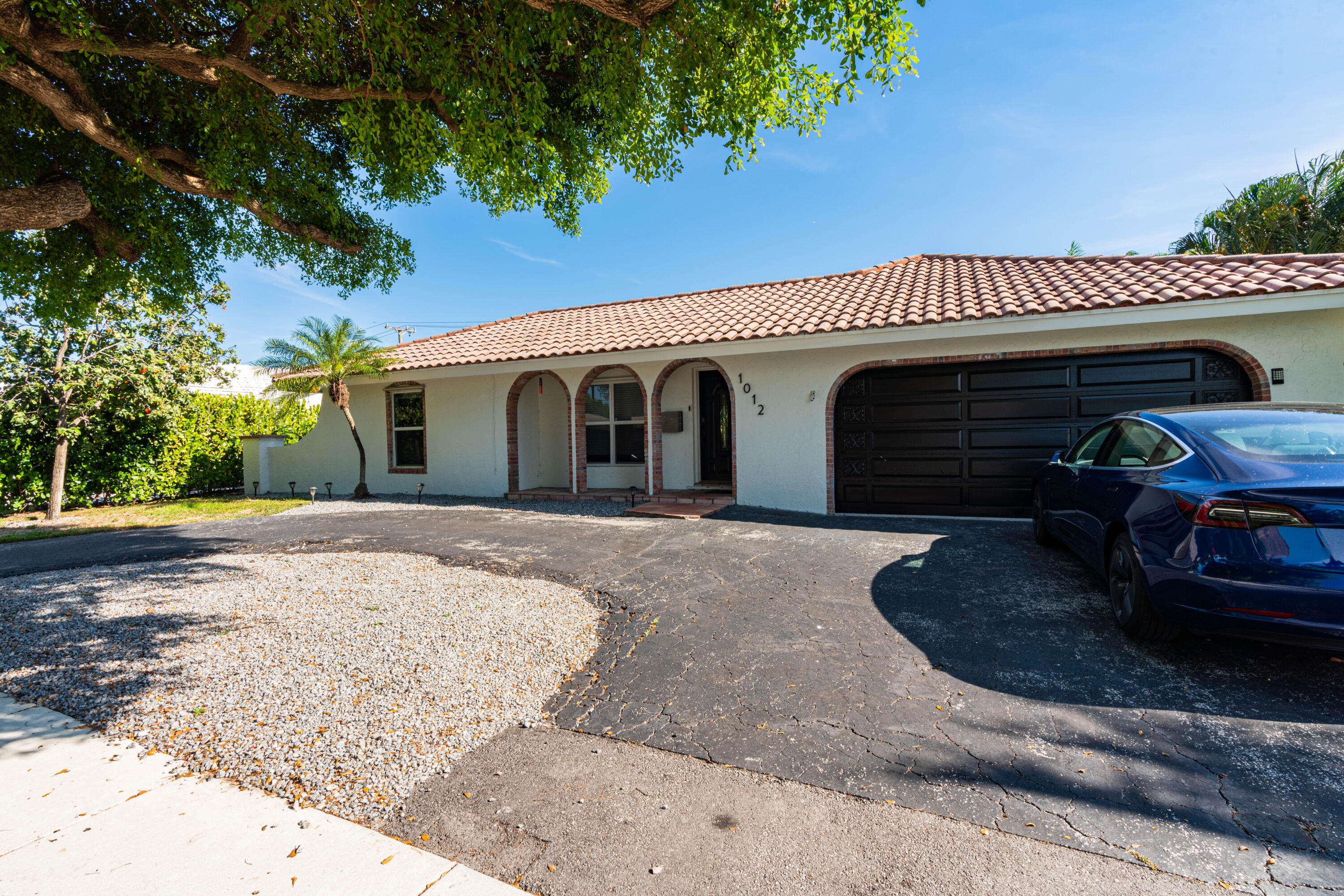 1012 Southwest 7th Street Boca Raton, FL 33486 - Photo 3 of 43 DSC09417