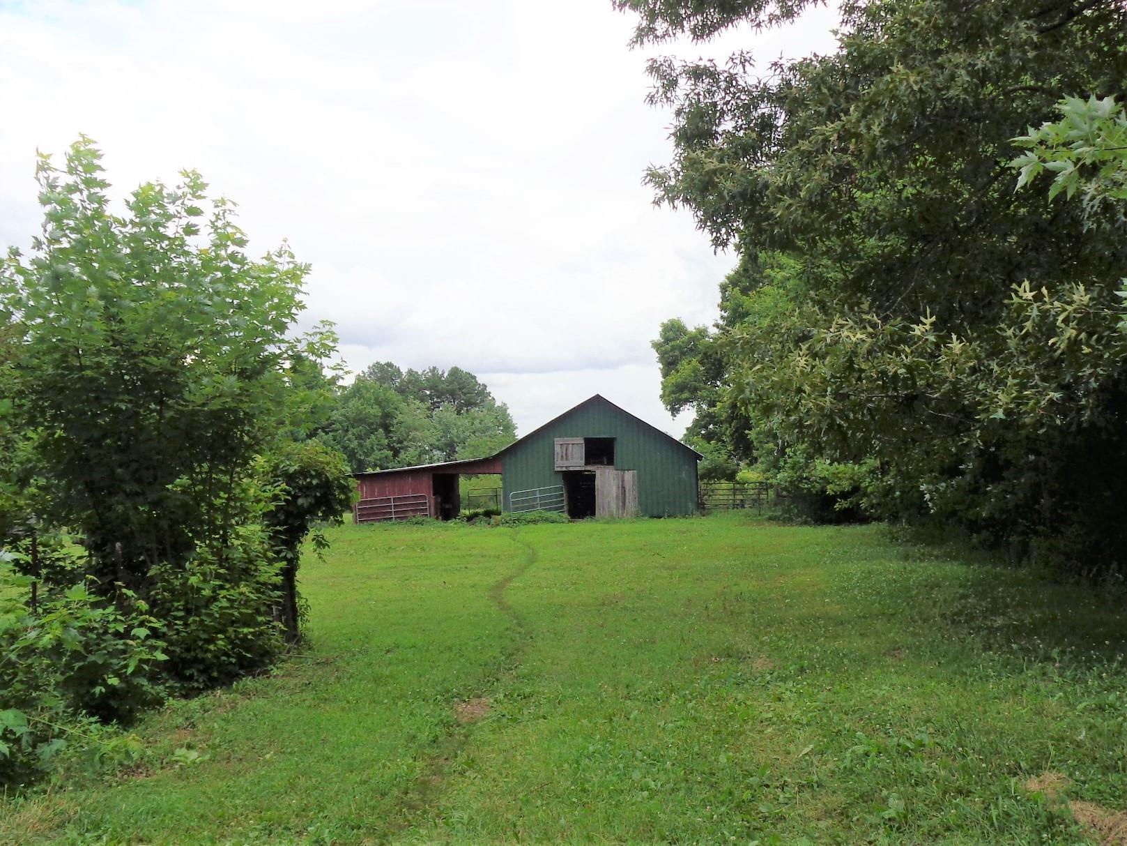 46 Gore Road Lawrenceburg, TN 38464 - Photo 3 of 30 Barn