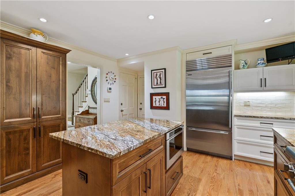 427 Coventry Road Pittsburgh, PA 15213 - Photo 8 of 36