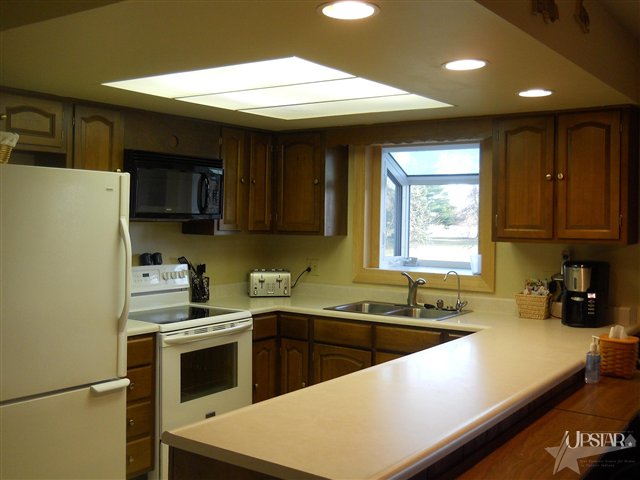 6285 West Maple Grove Road Huntington, IN 46750 - Photo 12 of 28 Gallery Image 12
