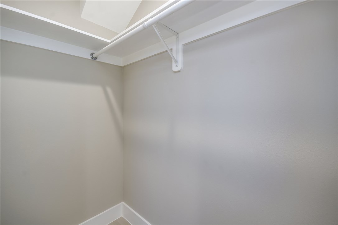 935 La Posada Drive, Unit 142 Austin, TX 78752 - Photo 21 of 28 a view of small space