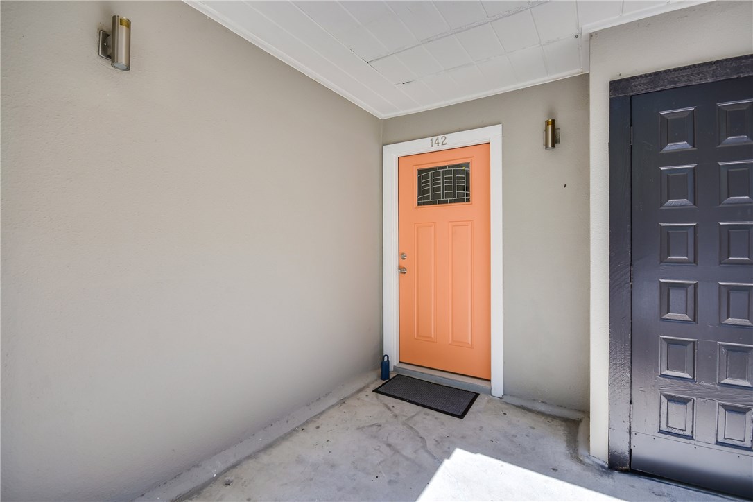 935 La Posada Drive, Unit 142 Austin, TX 78752 - Photo 25 of 28 a view of an empty room