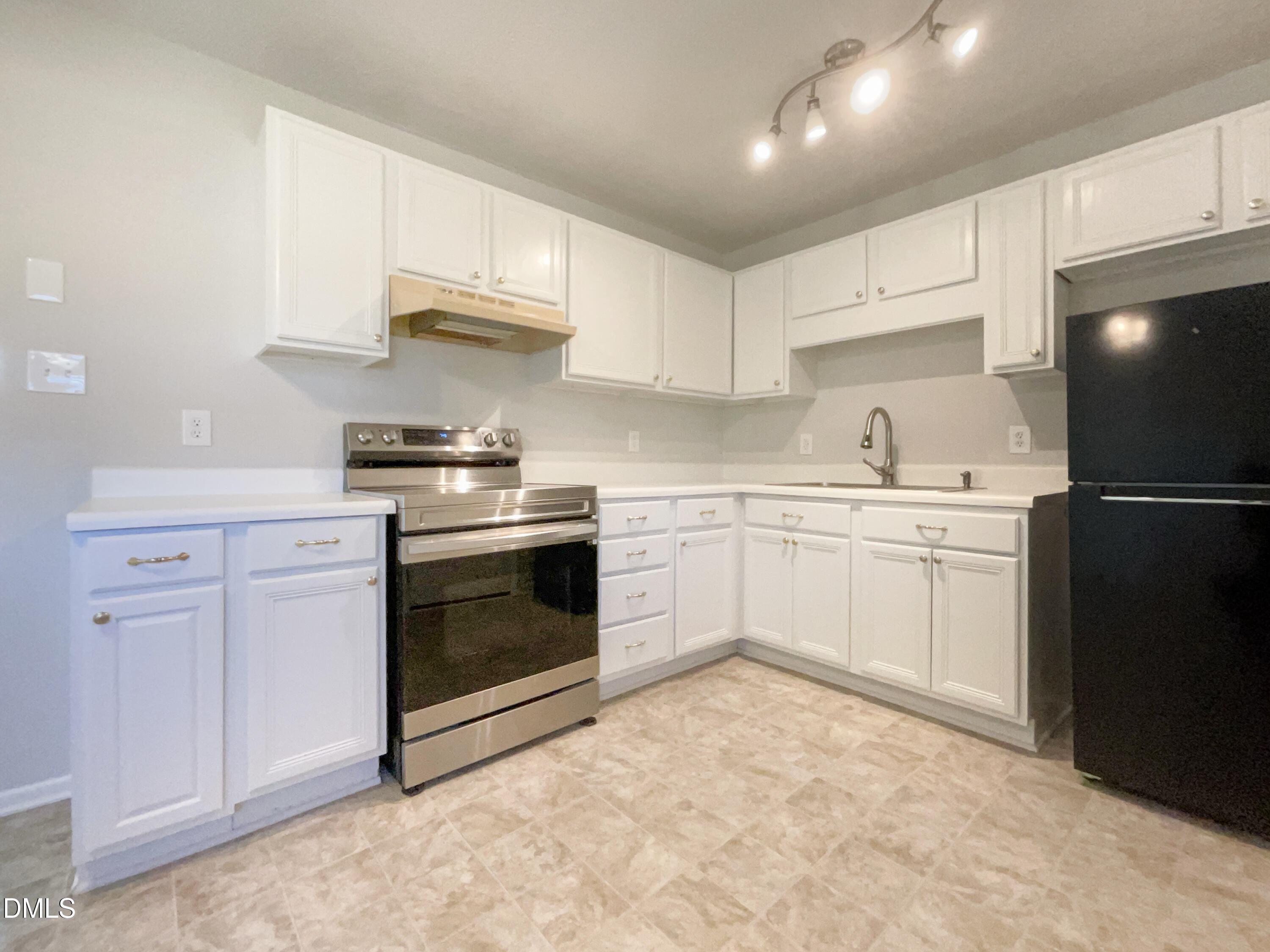 154 Rosebud Street Spring Lake, NC 28390 - Photo 2 of 16 listing_1