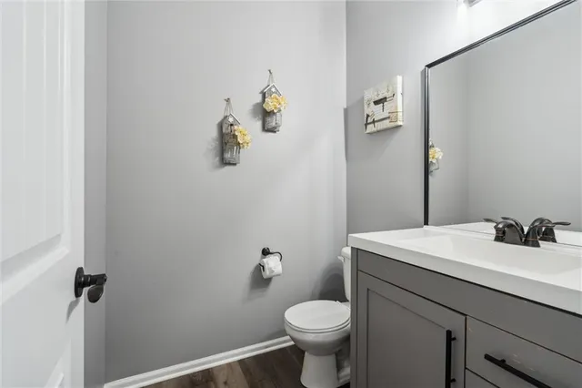 $550,000 | 514 Northeast Viewpark Drive, Lee's Summit, MO 64086