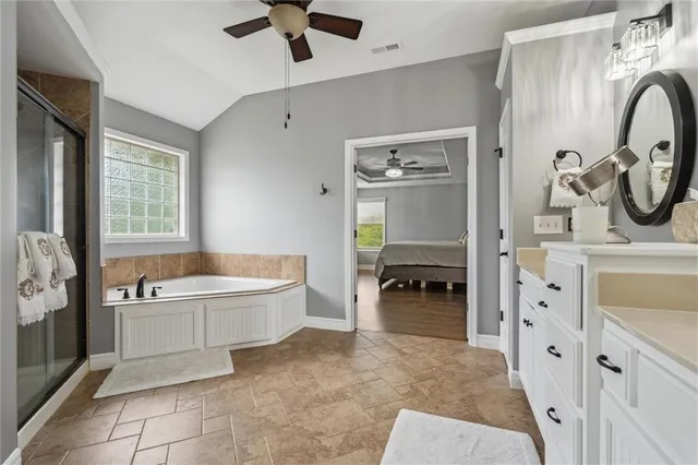 $550,000 | 514 Northeast Viewpark Drive, Lee's Summit, MO 64086