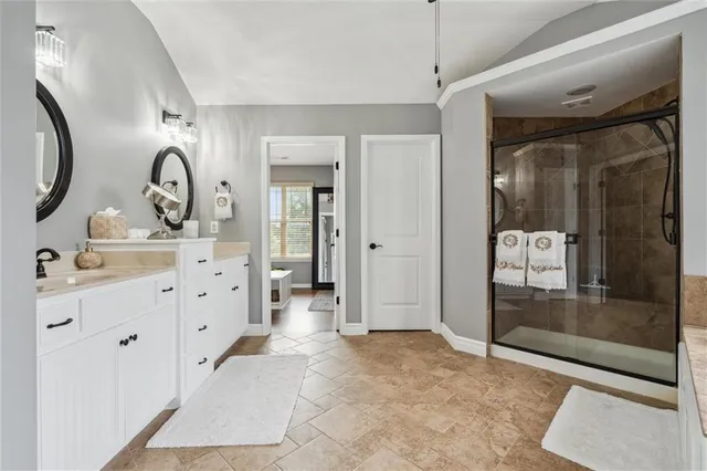 $550,000 | 514 Northeast Viewpark Drive, Lee's Summit, MO 64086