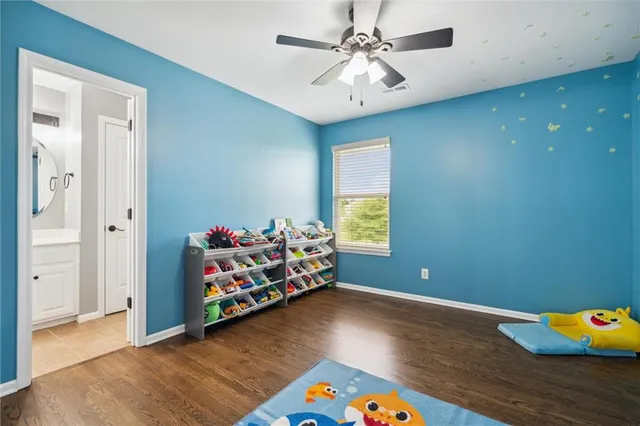 $550,000 | 514 Northeast Viewpark Drive, Lee's Summit, MO 64086