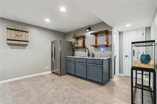 $550,000 | 514 Northeast Viewpark Drive, Lee's Summit, MO 64086