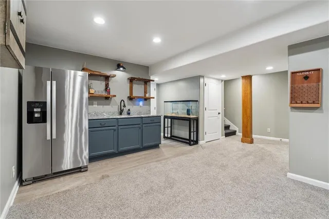 $550,000 | 514 Northeast Viewpark Drive, Lee's Summit, MO 64086