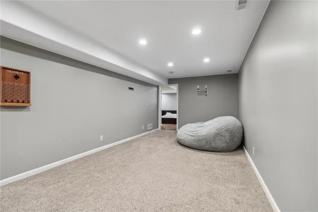 $550,000 | 514 Northeast Viewpark Drive, Lee's Summit, MO 64086