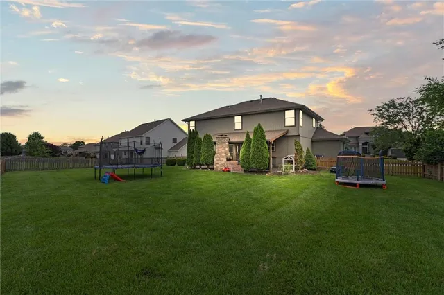 $550,000 | 514 Northeast Viewpark Drive, Lee's Summit, MO 64086