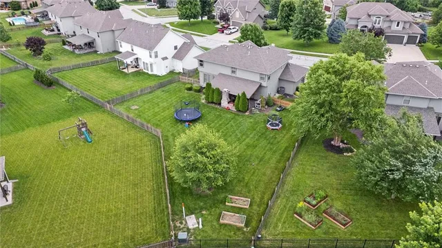 $550,000 | 514 Northeast Viewpark Drive, Lee's Summit, MO 64086