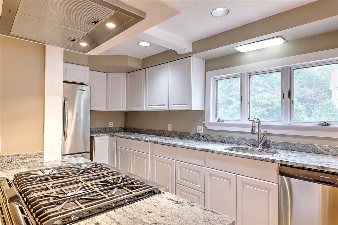219 Great Road North Smithfield, RI 02896 - Photo 20 of 38
