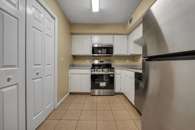 $1,300 | 1100 Greentree Court, Unit C, Tallahassee, FL 32304