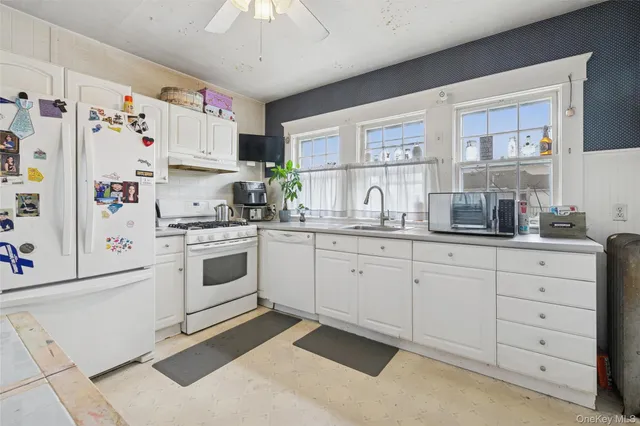 $529,990 | 73 Redmond Avenue, Bay Shore, NY 11706