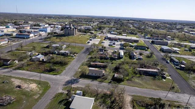 $85,000 | 217 North Park Avenue, Karnes City, TX 78118