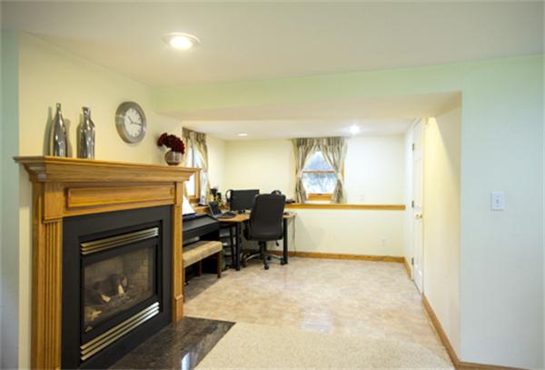 81 Wyman Road Billerica, MA 01821 - Photo 16 of 18 Gallery Image 16