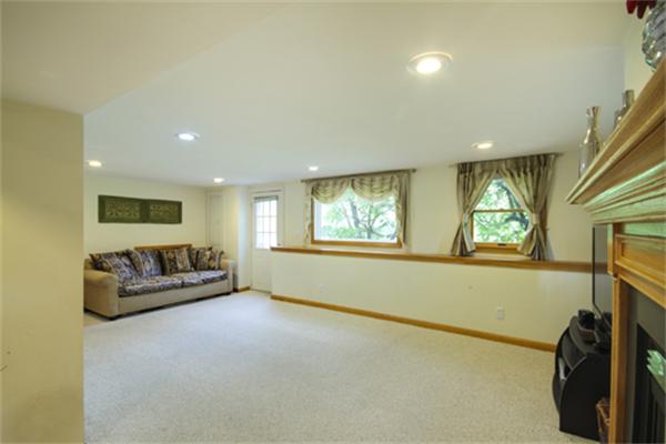 81 Wyman Road Billerica, MA 01821 - Photo 17 of 18 Gallery Image 17