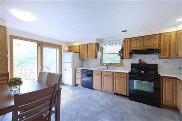 81 Wyman Road Billerica, MA 01821 - Photo 6 of 18 Gallery Image 6