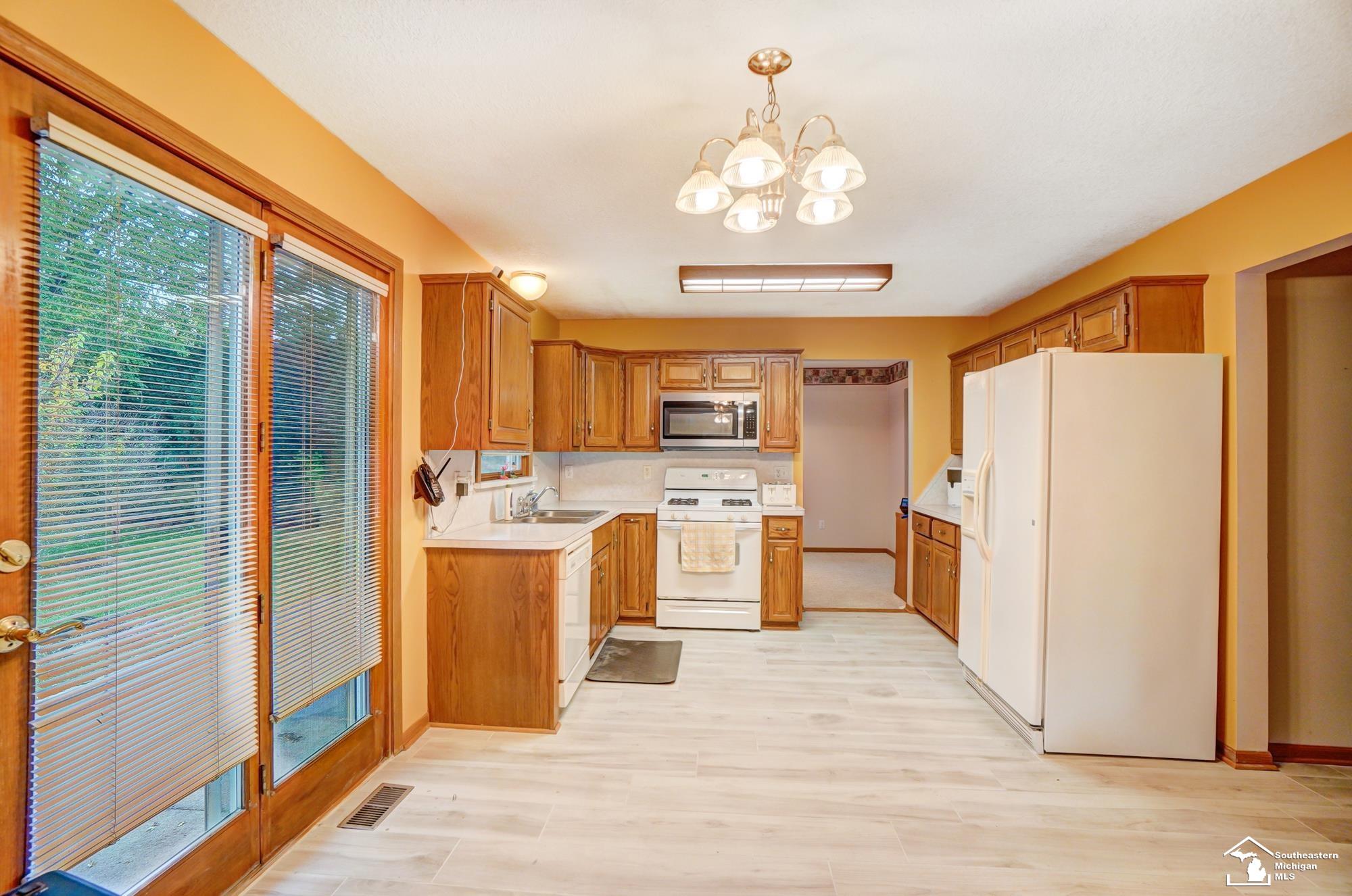 1079 West Sterns Road Temperance, MI 48182 - Photo 4 of 34 50126127-3.JPG