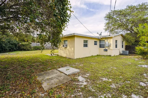 $2,800 | 520 Northeast 45th Street, Deerfield Beach, FL 33064