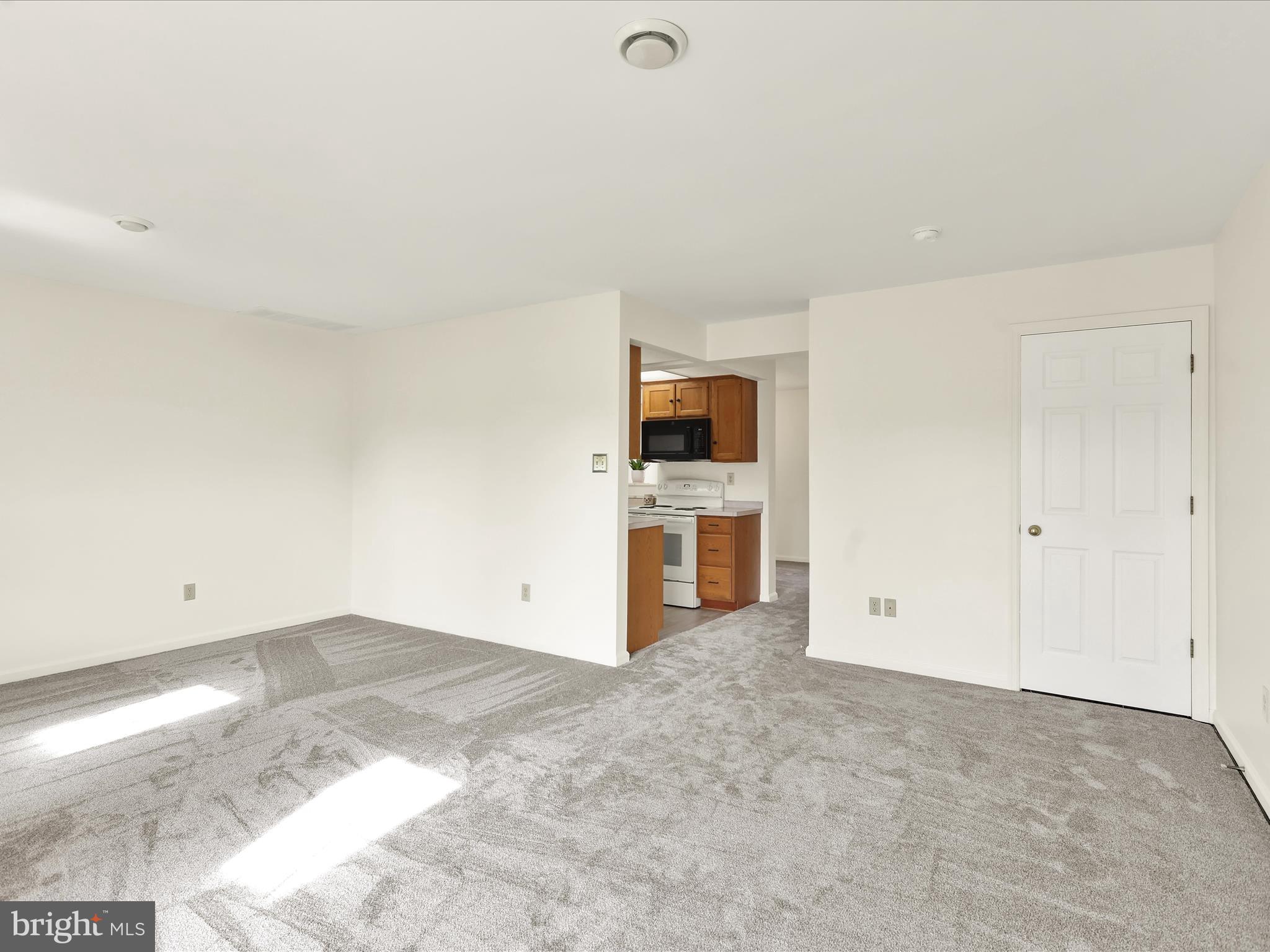 5 Becket Court Reading, PA 19607 - Photo 12 of 25 living room