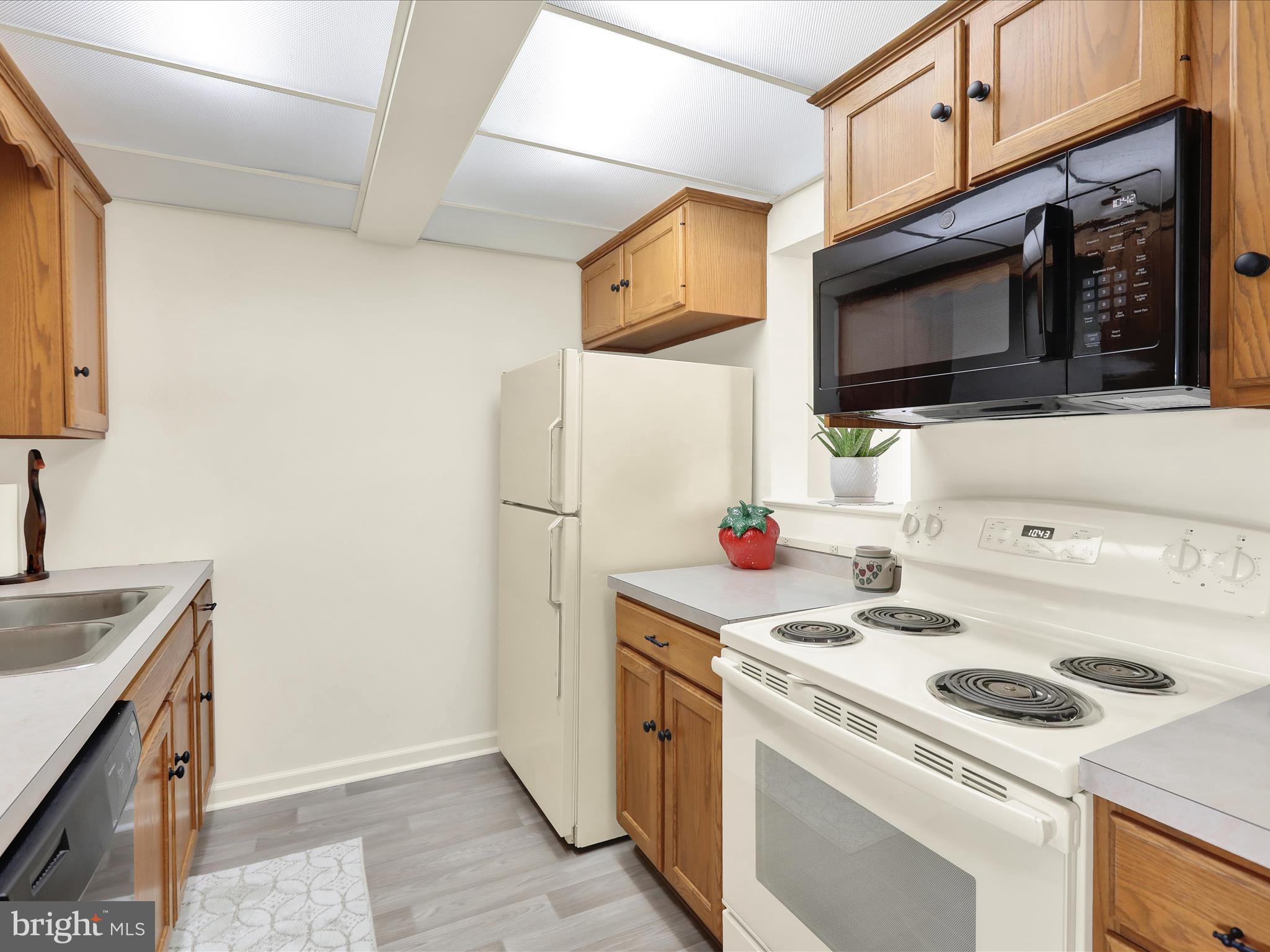 5 Becket Court Reading, PA 19607 - Photo 14 of 25 kitchen