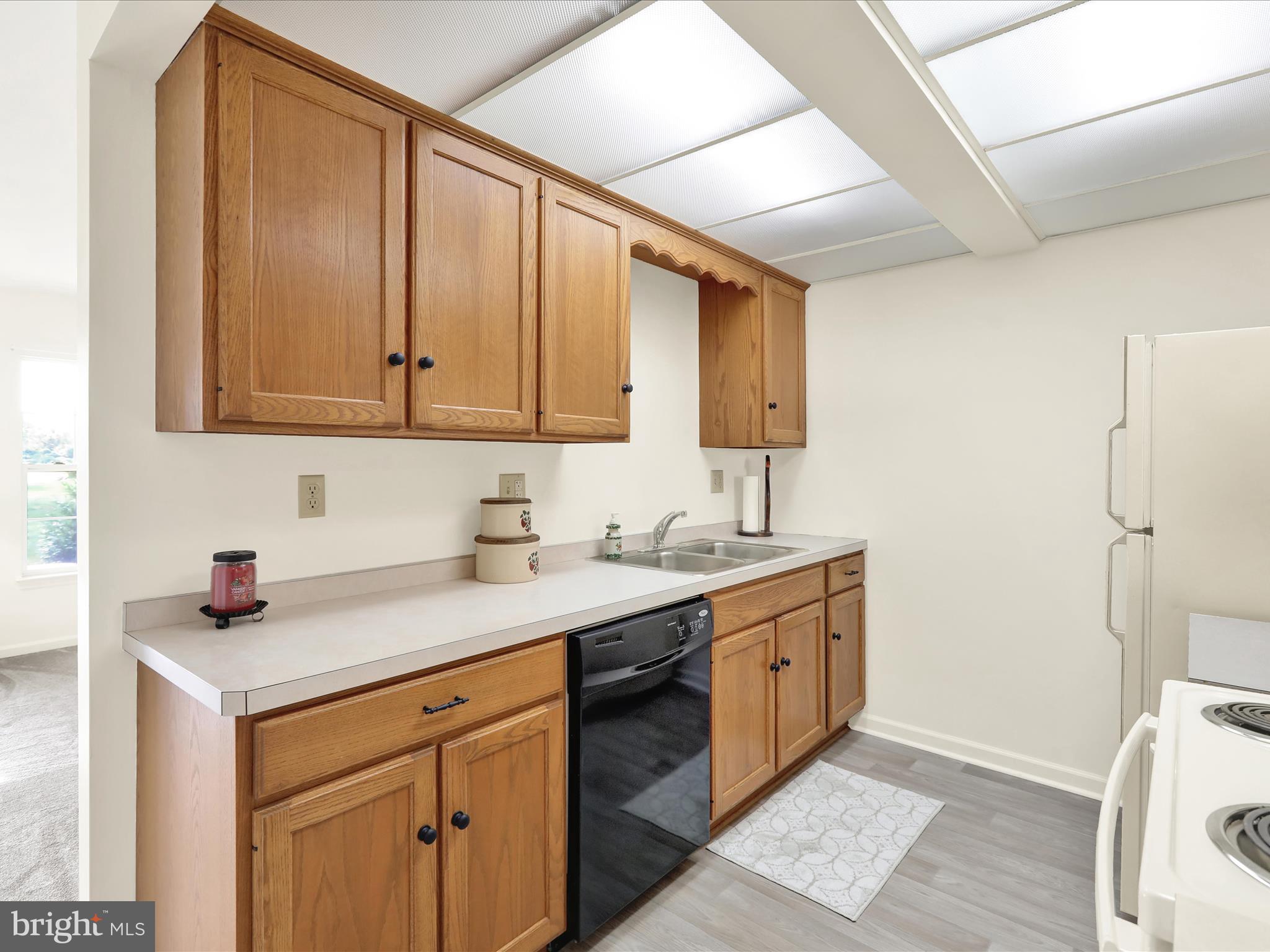 5 Becket Court Reading, PA 19607 - Photo 15 of 25 kitchen