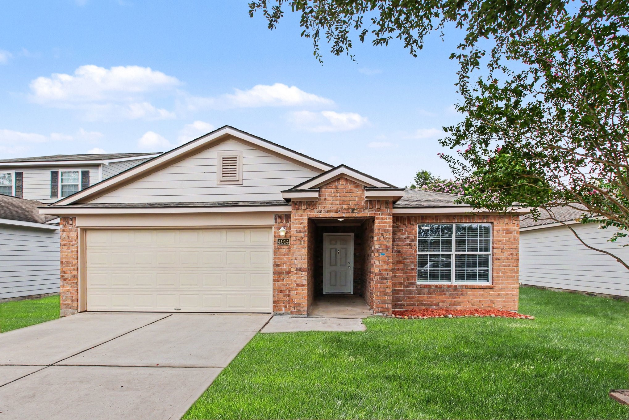 4914 Comal River Loop Spring, TX 77386 - Photo 2 of 16