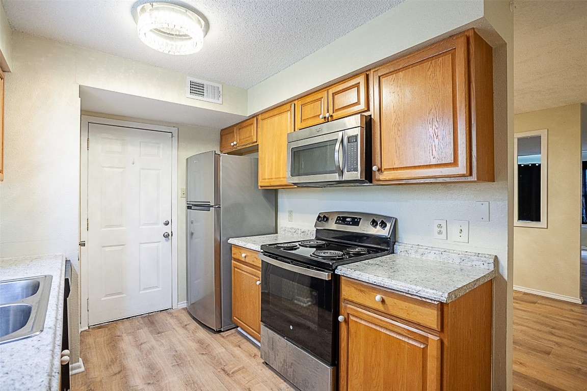 4150 Crow Road, Unit 10 Beaumont, TX 77706 - Photo 5 of 22