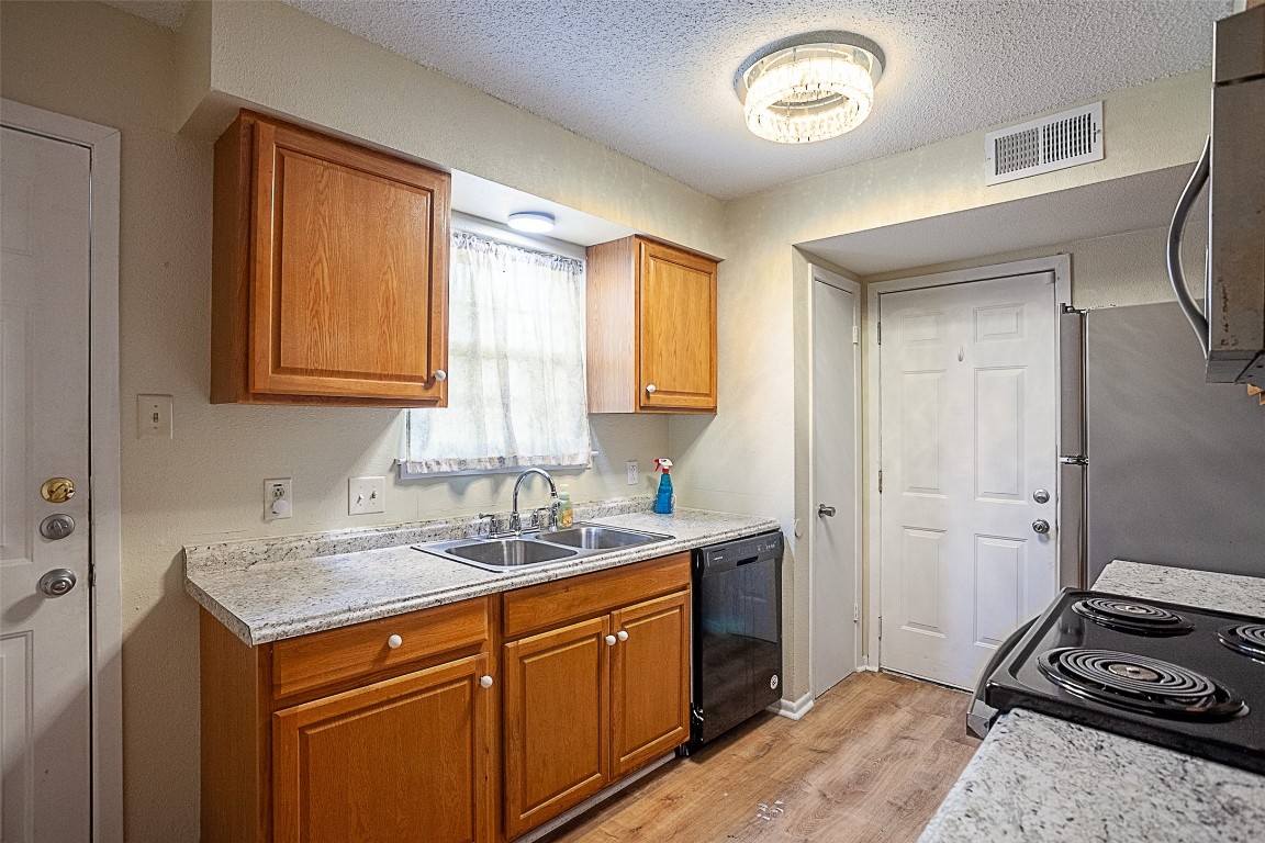 4150 Crow Road, Unit 10 Beaumont, TX 77706 - Photo 6 of 22