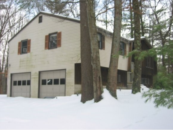 32 Old Derry Road Londonderry, NH 03038 - Photo 1 of 8