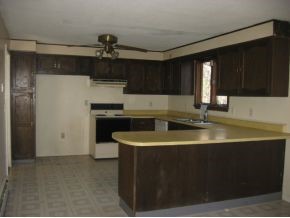 32 Old Derry Road Londonderry, NH 03038 - Photo 4 of 8