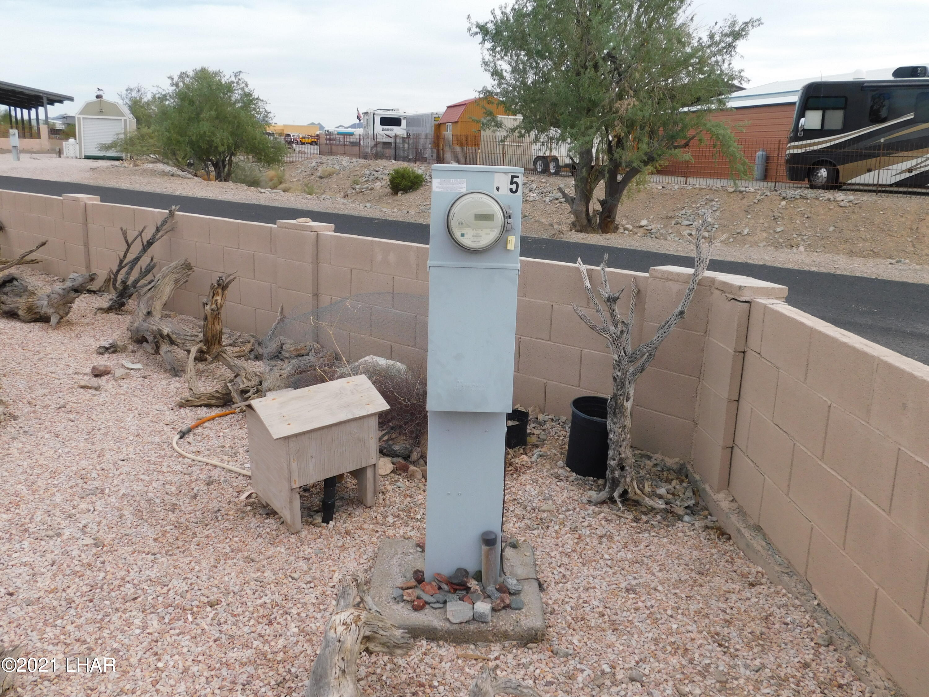 55 Sagebrush Road Quartzsite, AZ 85346 - Photo 4 of 5 South side