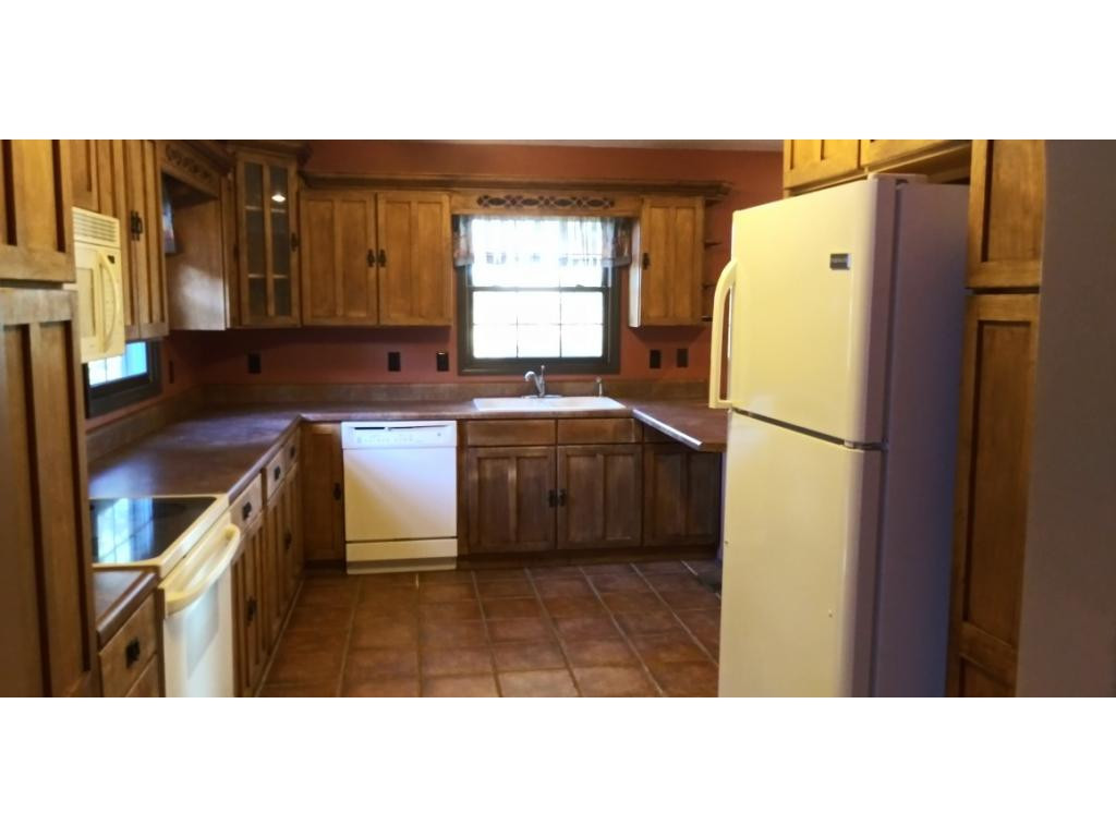 383 Lakeshore Road Bluff City, TN 37618 - Photo 14 of 31 Photo 14