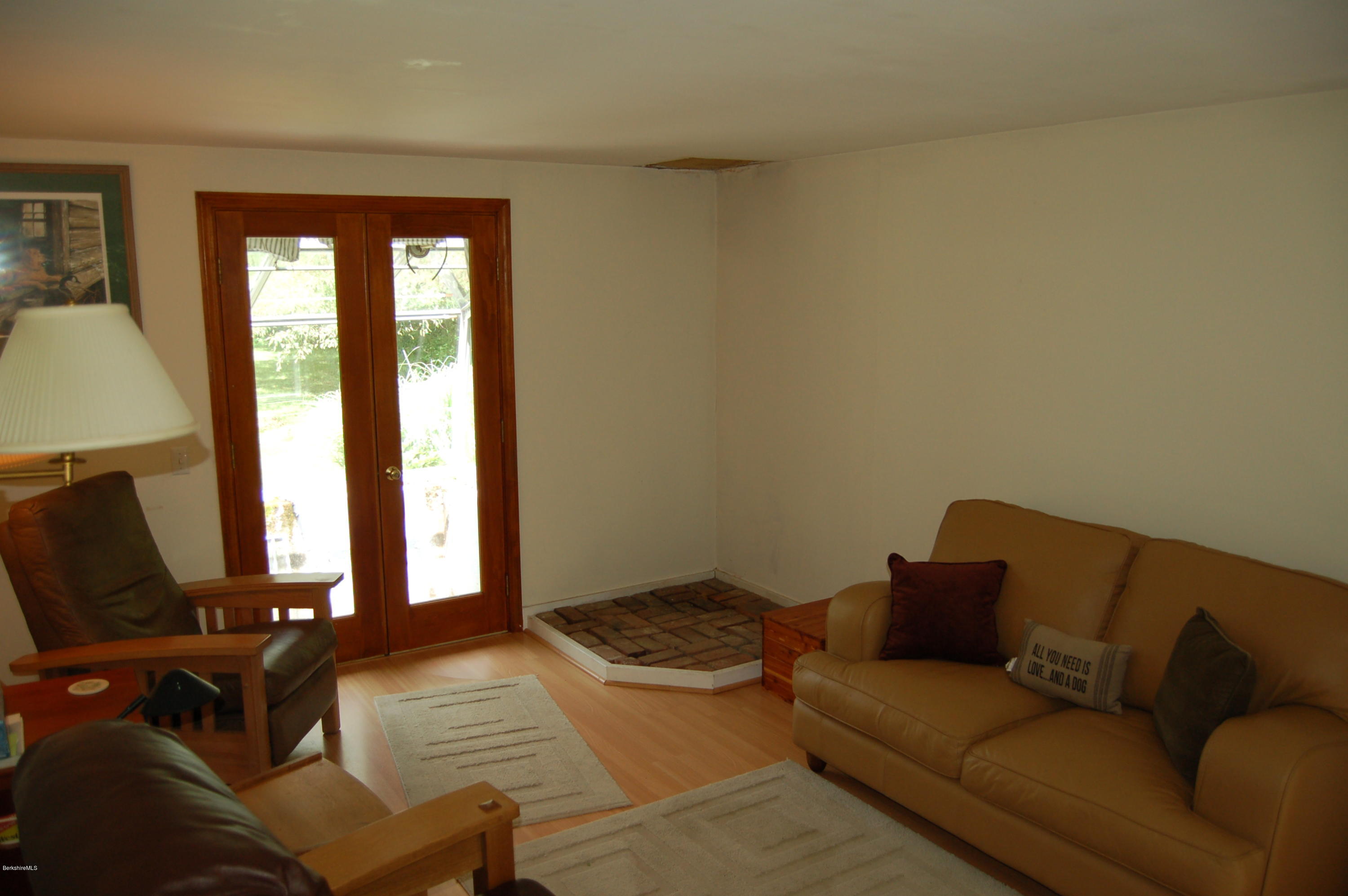 4 West Dale Road Stockbridge, MA 01229 - Photo 8 of 16 a living room with furniture and a window